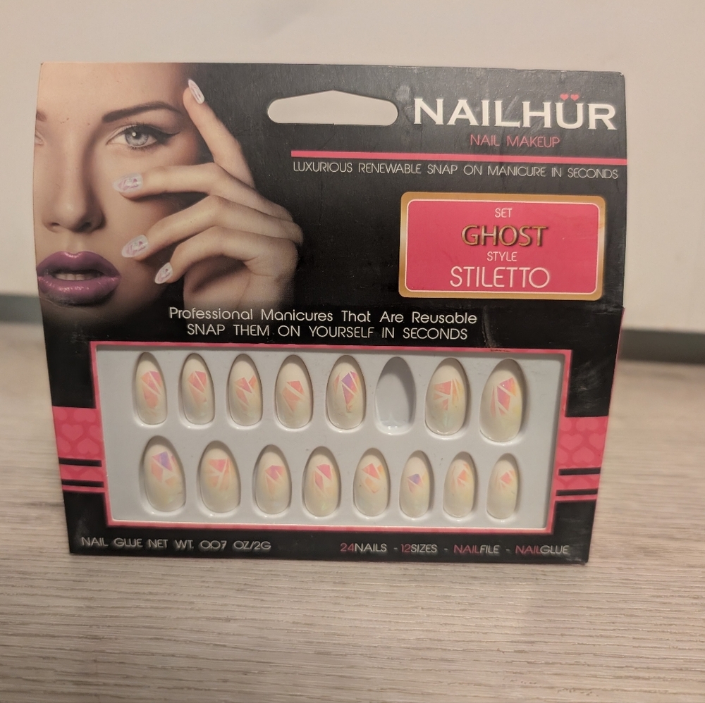 Nailhur Press On Stiletto Nail Set in Ghost